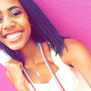 Meet your Posher, Maya